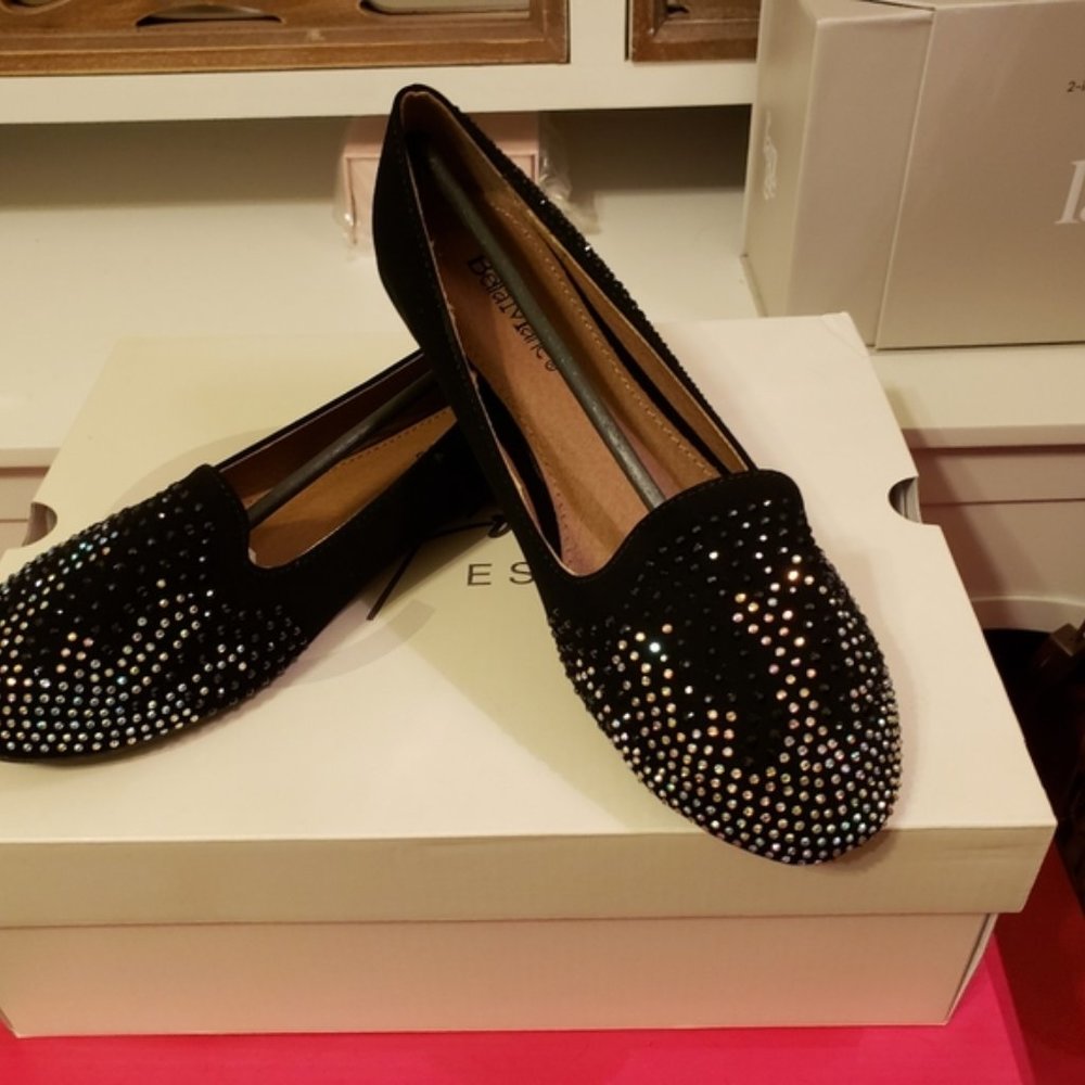 SALE ** NIB ** BLACK STUDDED AMANDA FLATS